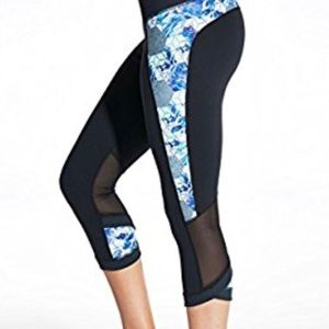 Calia tulip hem capri leggings